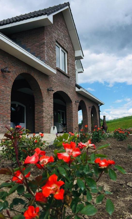 Damhills Apartments Bronowko Bagian luar foto